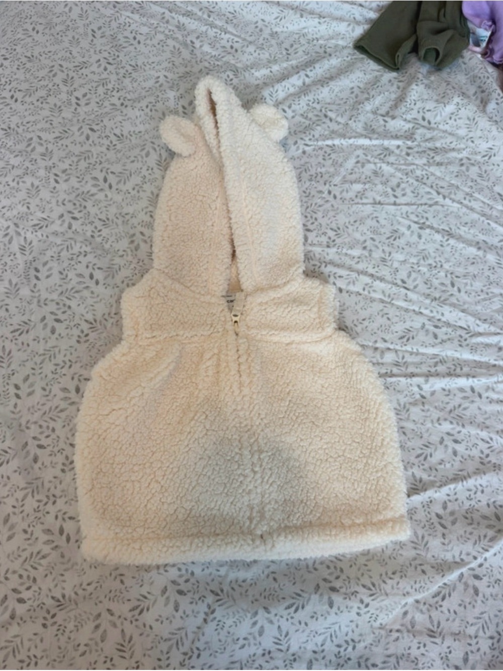 SHEIN Cream Plush Hooded Vest with Ears for Kids